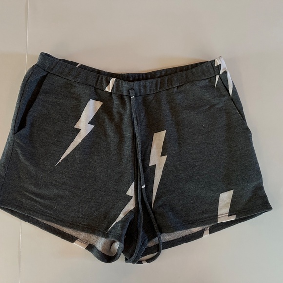 Leli"s Collection - Vanilla Sky Bolt Shorts - Size M - NEW With Tags. - Picture 4 of 11